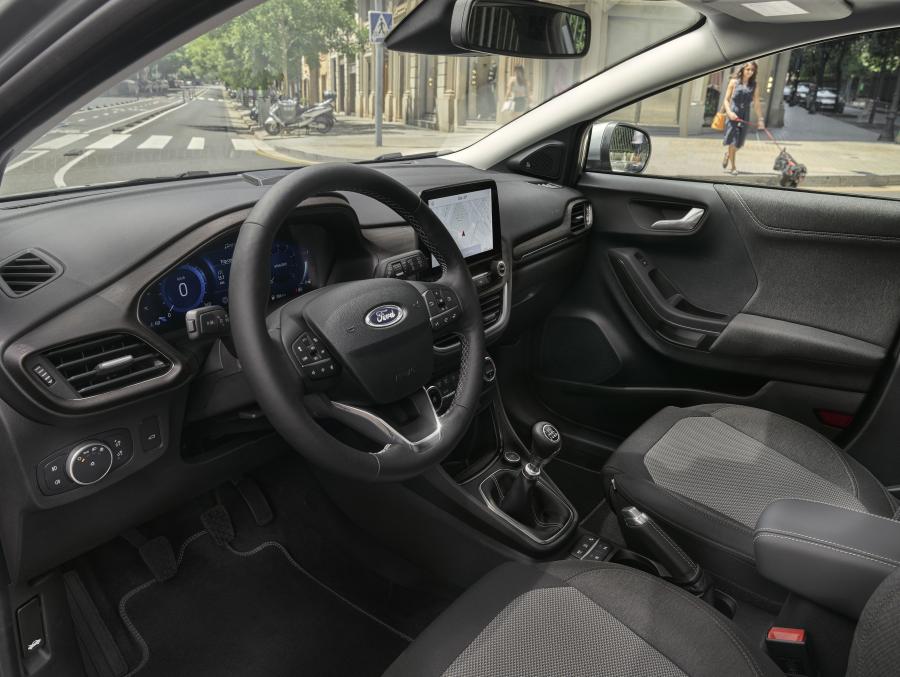 Интерьер Ford Puma Titanium X 2019 года  (WW) (фото 3 из 8)
